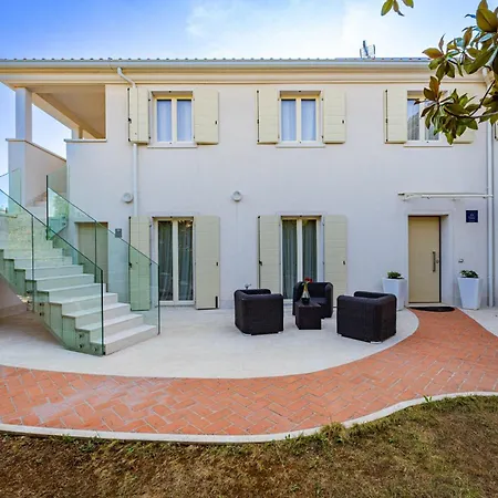Villa Carlotta In Vabriga - Haus Fuer 6 Personen *